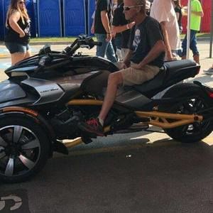 Meet your Posher, Bobby